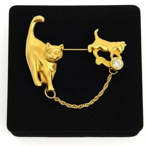 Avon Mama Cat & Kitten Chatelaine Brooch Signed Vintage - Picture 1 of 5